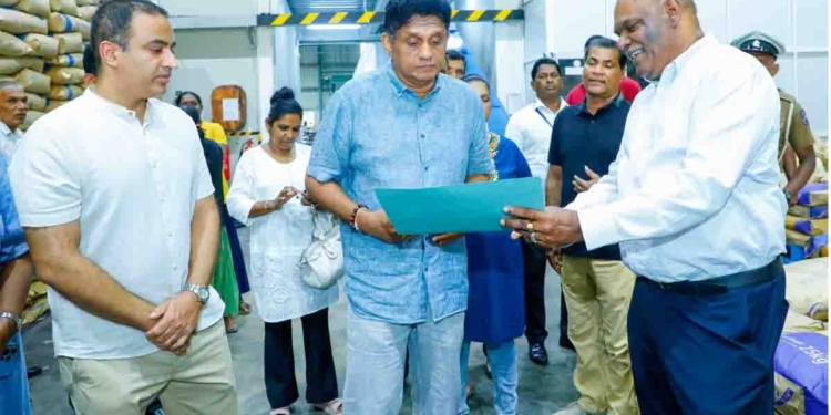 ‘අනේ ප්ලීස් එපා..’ කියලා අනුර කිව්වාට සජිත්ගේ ගමන නවත්වන්න බැරිවෙයි! දොම්පෙට වෙච්ච හානිය බලන්න යයි! IMF එකට කරන්න ඕන යෝජනා ආණ්ඩුවට මතක් කර දෙයි! PHOTOS & VIDEO I Sri Lanka Latest News