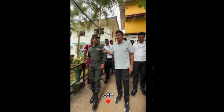 හැමදාම රණවිරුවන්ට ගරු කරපු සජිත්ගේ මෙතෙක් නොදැකපු වීඩියෝ එකක්! යුද්දේ වෙලාවේ UNP එක යුද්දෙට කකුල් මාට්ටු දාද්දී මේ මිනිහා ඇතුළේ ඉඳන් තනියම රණවිරුවන් වෙනුවෙන් පෙනී හිටියා! VIDEO I Sri Lanka Latest News