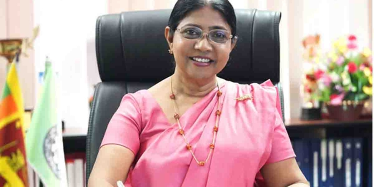 6 ශ්‍රේණියේ ඉංග්‍රීසි භාෂා මොඩියුලයේ අසැබි වෙබ් අඩවියක නමක් තිබීමේ සිද්ධියට ලොකු ලොකු අයට අයින් වෙන්න කියලා විපක්ෂය කිව්වත් කවුරුවත් අයින් වුණේ නෑ! ජාතික අධ්‍යාපන ආයතනයේ අධ්‍යක්ෂවරිය විතරක් තාවකාලිකව අයින් වෙලා! I Sri Lanka Latest News