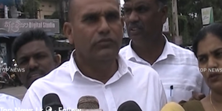 පස් ලෝඩ් 2ක් දාලා ලක්ෂ 4ක ඇස්තමේන්තුවක් දාලා! මාලිමා සභාපතිට එරෙහිව ගල්ගමු සභාව ඇතුළේ ලොකු කචල් එකක්! විපක්ෂය එළියට බහියි! VIDEO I Sri Lanka Latest News