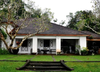 87 ගිනිතිබ්බ ජේ.ආර්.ගෙ බංගලාව දැන්! Sri Lanka Latest News