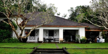 87 ගිනිතිබ්බ ජේ.ආර්.ගෙ බංගලාව දැන්! Sri Lanka Latest News
