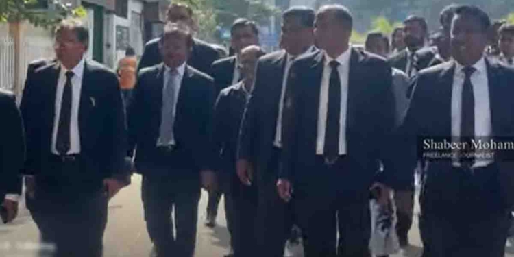 නීතිපති වෙනුවෙන් නීතීඥ කණ්ඩායමක් නීතිපති කාර්යාලයට! දොලවත්ත-වන්නිනායක-මෛත්‍රී ගුණරත්නත් ඇවිත්! VIDEO I Sri Lanka Latest News