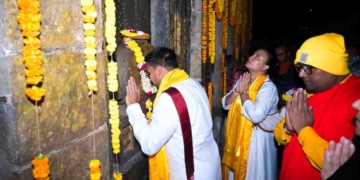 නාමල් ලිමිණිත් එක්ක ගිහින් බුද්ධගයාව වැඳපුදාගෙන! VIDEO & PHOTOS I Sri Lanka Latest News