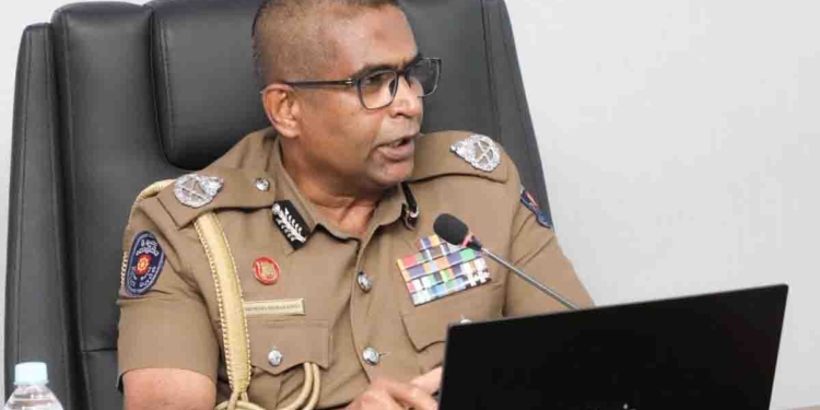 ටවුන්වල පාට් දාපු ත්‍රීවීල්-වාහන හයර් චණ්ඩින්ගේ කාලය ඉවරයි! පොලිස්පති පික් මී-ඌබර් ආයතන ප්‍රධානීන්-ත්‍රීවීල් සංගම් ප්‍රධානීන් පොලිස් මූලස්ථානයට ගෙන්වයි! අවසන් නිවේදනය නිකුත් කරයි! PHOTOS I Sri Lanka Latest News