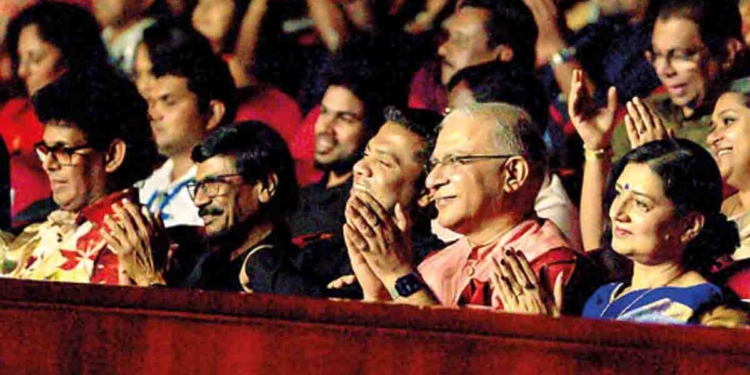 අනුරාධා පැලවත්තට ආවා ටිල්වින් බලන්න! ටිල්වින් නෙළුම් පොකුණට ගියා අනුරාධාගේ සිංදු අහන්න! I Sri Lanka Latest News