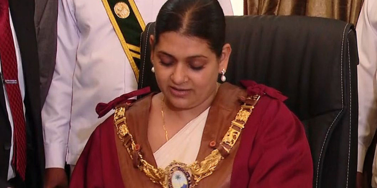 නගරාධිපති බල්තසාර්ට මල පැනලා! VIDEO I Sri Lanka Latest News