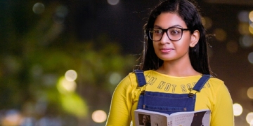 හඬකැවීම්, නිවේදන, ස්ක්‍රිප්ට්…! මේ ඔක්කොම අස්සේ අහිංසක විදිහට ‘කොටු’ පනින තිළිණිගේ මල්ටි ටැලන්ට් එක…! හොඳ සහ නරක දෙපැත්තක් තියෙනවා…! ගත්ත එවා ගැන පසුතැවීමක් තියෙනවා…! තිළිණි කෞෂල්‍යා I Sri Lanka Latest News