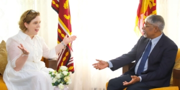 කැනඩා මහකොමසාරිස්වරිය මධ්‍යම පළාත් ආණ්ඩුකාරතුමාගේ කාර්යාලයට ආවේ ඇයි? PHOTOS I Sri Lanka Latest News