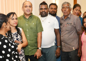 ඔක්කොම අත උස්සලා එකතු වෙයි! මරික්කාර් කොලොන්නාවේ සජබයි UNP එකයි එකතු කරයි! PHOTOS I Sri Lanka Latest News