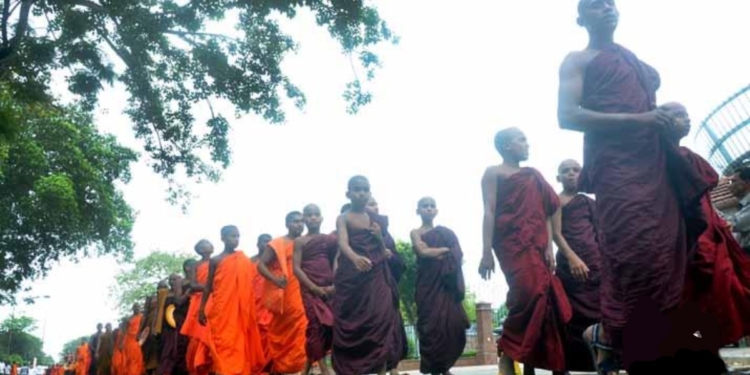 දහස් ගණන් භික්ෂුන් වහන්සේලා 20 කොළඹට එනවා! Sri Lanka Latest News