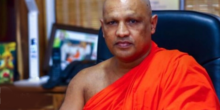 ශාසනයට පහර දෙන්නන්ට වැඩිකල් යන්න කලින් ගිහි පිරිස උත්තර දේවි! අස්ගිරි අනුනාහිමියෝ සිංහ – ඌරු සටන මතක් කරති! Sri Lanka Latest News