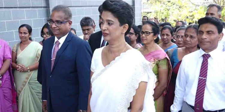 පළමු කාන්තාව! ජයරත්න වැඩ බාරගනී! I Sri Lanka Latest News