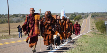 ලෝක සාම පාගමනේ යන භික්ෂූන් වහන්සේලා අප්‍රේල් අග ලංකාවටත් වඩිනවා! VIDEO I Sri Lanka Latest News
