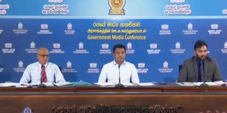 තෙල් මිල හිතාගන්න බැරි ගාණකින් ඉහළ දැම්ම එක ගැන ආණ්ඩුවෙන් හදිසි මාධ්‍ය හමුවක්! මින් ඉදිරියට රෑට කරන්ට් එක දෙන්නේ ඩීසල්වලින්! ලයිට් බිල වැඩි කිරීම ගැන අප්‍රේල් 1 වැනිදා කියනවා! ජනතාවට කැපකිරීමක් කරන්න වෙනවා!  VIDEO I Sri Lanka Latest News