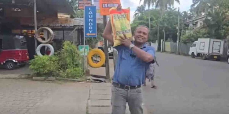 වසන්ත… දුප්පත් මිනිස්සු වෙනුවෙන් පෙනී හිටපන්..! අපිට පාරේ බැහැලා යන්න බෑ! ඩඩ්ලි සිරිසේනලා.. හාල් මාෆියාවේ කෙළි ගැන කියලා මාලිමාවට හැමදාම කඩේ ගිය ලාල් යූටියුබ් එකෙන් සුද්ද සිංහලෙන්ම අමතයි! VIDEO I Sri Lanka Latest News
