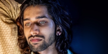 ඔක්කොම බදාගෙන පොරක් වෙන්න මට ඕනේ නැහැ…! මම කාගෙවත් පුතා නිසා නළුවෙක් වුණේ නැහැ…! මගේ ගේම මම තනියම ගැහුවා…‍! මම කරන්නේ මගේ හිතට සෙට්වෙන දේ විතරයි…! ගෙවින් අභිෂේක් I Sri Lanka Latest News
