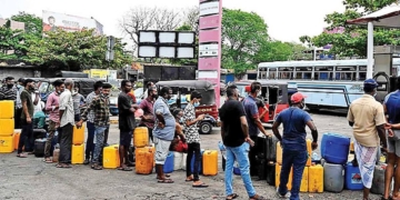 මහා පෝලිම් යුගයක්! උද්ධමනය 7% පැන්නොත් තත්ත්වය අතිභයානකයි! යුද්ධය නිසා ලංකාවට වෙන්න යන දේ ගැන මහබැංකුවේ හිටපු නියෝජ්‍ය අධිපති කතා කරයි! Sri Lanka Latest News