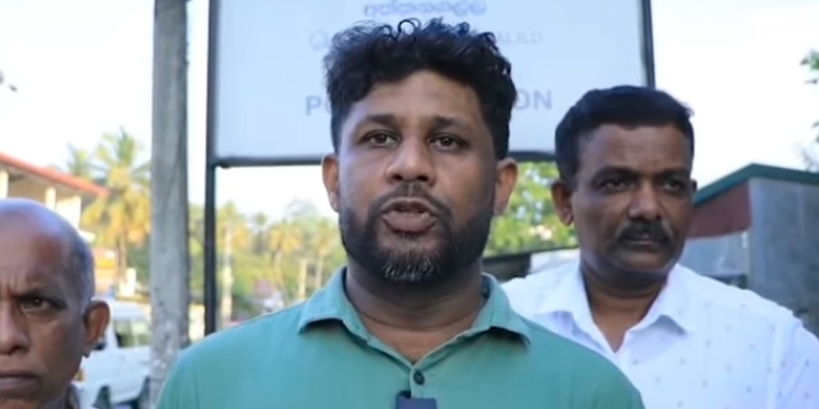 වැලිගම සභාපතිව මැරුවා වගේ උඹත් මරන්නේ..! හඬපටත් අරන් අත්තනගල්ල මන්ත්‍රී පොලිසි ඇවිත්! VIDEO I Sri Lanka Latest News