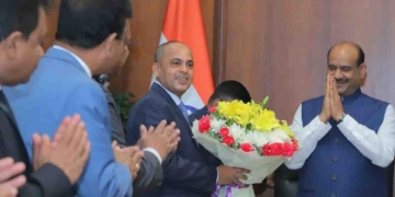 ඉන්දීය සංචාරයේදී සභාපති මරික්කාර්ට ඉහළම පිළිගැනීමක්! අද ඉන්දීය විදේශ ලේකම් හමුවුණා! ලෝක් සභාවේ කතානායකතුමා හමුවුණා! ඉන්දීය පාර්ලිමේන්තුවේ නිවාස හා නාගරික සංවර්ධන කටයුතු පිළිබඳ කාරක සභාව හමුවුණා!  PHOTOS I Sri Lanka Latest News