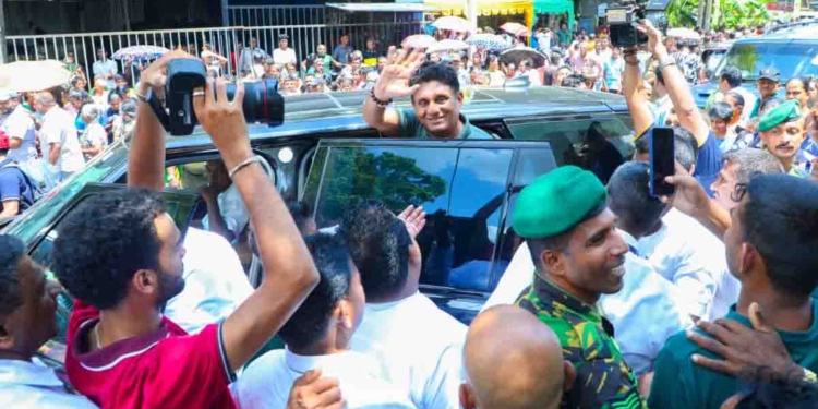 මෙහෙම වෙනවා ලෑස්ති වෙන්න කියලා අපි කලින්ම කිව්වා! ආණ්ඩුවේ අය හිනාවුණා! මේ රට විනාශ වෙන්නේ මේ ආණ්ඩුවේ තියෙන උද්දච්චකමයි හීනමානයයි නිසා! සජිත් කෑගල්ලට! VIDEO & PHOTOS I Sri Lanka Latest News
