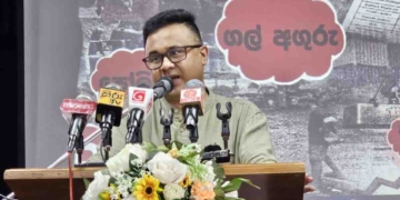 බදාදා නිවාඩු දීම මිනිස්සුන්ට මොනතරම් පාඩුවක්ද? ඔක්කොම බඩගින්නෙ ගෙදර! ඩීසල් ලීටර් ලක්ෂ 5ක් මේ නිවාඩුවෙන් ආණ්ඩුව ඉතුරු කරගන්නවා! හැබැයි බාල ගල්අඟුරු ගෙනාපු නිසා අඩුවන විදුලිය නිපදවන්න දවස ගාණෙ ආණ්ඩුව ඩීසල් ලීටර් ලක්ෂ අටහමාරක් පුච්චනවා! මේක යුද්ධය නිසා නෙමෙයි වෙන්නෙ ආණ්ඩුවෙ සුද්දය නිසා! VIDEO I Sri Lanka Latest News