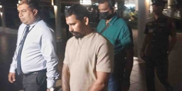 ඕමානයේ සුපිරි හෝටලයක සිටියදී ඇල්ලූ පාතාල නායක ‘මිදිගම චූටි’අද පාන්දර ලංකාවට අරන් ආවා! මෙන්න වීඩියෝව! VIDEO I Sri Lanka Latest News