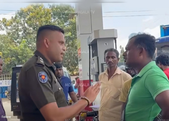 මෙන්න කෙළින් වැඩ කරන OIC මහත්තුරු! ආවා.. බැස්සා.. එළෙව්වා..! එකෙන්ම රෙස්පෙක්ට් සර්..! VIDEO I Sri Lanka Latest News