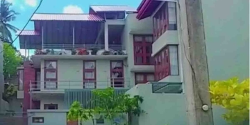 වැව්රක්ෂිතවල ගෙවල් කඩන්න ලාල්කාන්ත ගැසට් එකක් ගැහුවා! අන්න ගේම..! අන්තිමේ කඩපු ගේකුත් නෑ! හැබැයි ලාල්කාන්තට දෙයියන්ගේ පිහිටයි! තට්ටු තුනේ සුපිරි ගෙයක් කොළඹින් හදාගත්තා! VIDEO I Sri Lanka Latest News