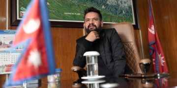 හොරු අල්ලපියෝ… හොරු අල්ලපියෝ…! හිටපු අගමැති අත්අඩංගුවට ගත්තා! ඇමැතිවරුන් අත්අඩංගුවට ගත්තා! හිටපු අගමැතිවරු 3කට නඩු දැම්මා! කැබිනට් ඇමැතිවරුන්ට නඩු දැම්මා! ව්‍යාපාරිකයන් ගැන හොයන්න ගත්තා! නේපාලයේ අලුත් අගමැති සතියෙන් වැඩ පටන් ගත්තා! Sri Lanka Latest News