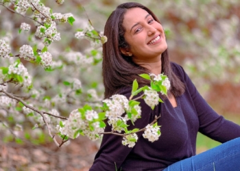 ඕනෙ කුණු ගොඩක් ප්‍රසිද්ධ වෙනවා… හැබැයි ජනප්‍රිය වෙන්න හැමෝටම බැහැ…!මැණිකේ ලිව්වේ මටයි… ඒක මගේ වෙඩින් ඇනිවසරි එකට ලැබුණු සර්ප්‍රයිස් එකක්…! දිනිති වල්ගමගේ I Sri Lanka Latest News