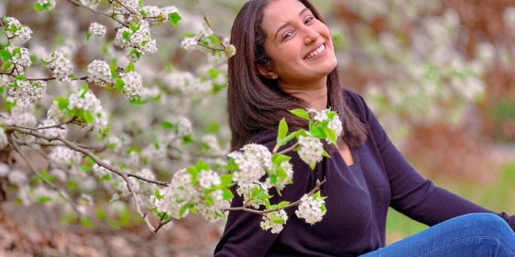 ඕනෙ කුණු ගොඩක් ප්‍රසිද්ධ වෙනවා… හැබැයි ජනප්‍රිය වෙන්න හැමෝටම බැහැ…!මැණිකේ ලිව්වේ මටයි… ඒක මගේ වෙඩින් ඇනිවසරි එකට ලැබුණු සර්ප්‍රයිස් එකක්…! දිනිති වල්ගමගේ I Sri Lanka Latest News