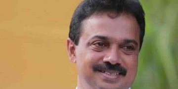 පිහිඇනුම් කාපු පොහොට්ටුවේ හිටපු මන්ත්‍රී ටිකට් කපන් ගෙදර ගිහින්!  I Sri Lanka Latest News