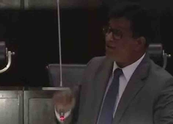 අජිත් පෙරේරා මුලු පාර්ලිමේන්තුවම හොල්ලයි! කතාව මැද්දෙදි මන්ත්‍රීවරු ඔක්කොම ආණ්ඩුවට ‘හොරු..හොරු..’ කියා කෑගහයි! VIDEO I Sri Lanka Latest News