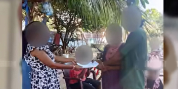 බිලිඳිය රුපියල් 50000කට විකිණූ අම්මා ඒ සල්ලිවලින් ෆෝන් එකකුත් අරන්! VIDEO I Sri Lanka Latest News