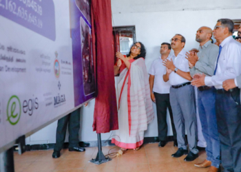 බිමල් කොටුව කණපිට හරවන්නයි යන්නේ! බස් ස්ටෑන්ඩ් එකට තිබ්බ අත දුම්රිය පළටත් තියයි! VIDEO I Sri Lanka Latest News