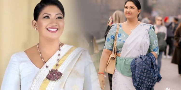 හන්තානෙන් බිමට තල්ලු කළා…. මම වැටුණේ නෑ…! නුවර යකඩ ගැහැනිය ‘මව්රට’ට කතා කරයි! උන් මඩ ගැහුවා – මම වැටුණේ නෑ…! උන් සමාව ඉල්ලුවා – මට වැඩක් නෑ…! Sri Lanka Latest News