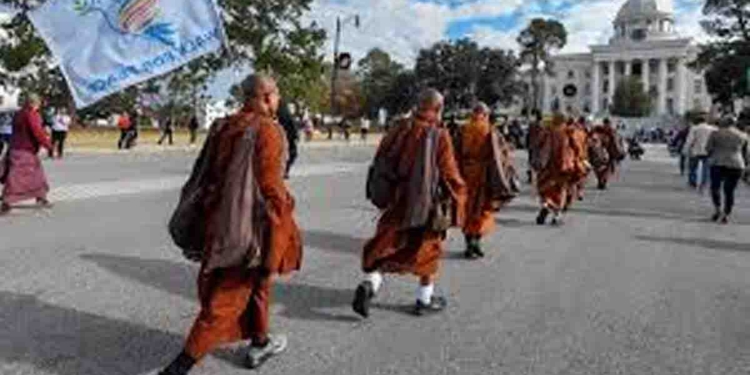 අමෙරිකාවෙන් ආරම්භ වූ සාමයේ පාගමන ලංකාවටත් එයි! ස්වාමින් වහන්සේ 12 නමක් අනුරාධපුරයේ සිට කොළඹට දින 7ක පාගමනක! VIDEO I Sri Lanka Latest News