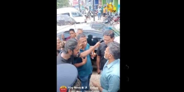 ගමේ ටවුම මැද දෙනෝදාහක් බලා සිටිද්දීම පොලොන්නරුවේ ‘රාජ්‍ය නායකයාටත්’ අද හූ තියලා! කුණු කතා ගොඩයි! VIDEO I Sri Lanka Latest News