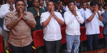 UNP එකේ ඡන්ද පදනමක් නැති දෙතුන් දෙනෙක් සජබ-එජාප සමගිය කඩන්න තාමත් ගේම් ගැහුවට UNP ජනප්‍රිය තරුණ නායකයන් දැනටමත් සජබය එක්ක එකතු වෙලා අවසන්! විපක්ෂනායක සජිත් අද ගිය කුලියාපිටි රැස්වීමට එජාප උපනායක අකිලත් ඇවිත්! VIDEO & PHOTOS I Sri Lanka Latest News