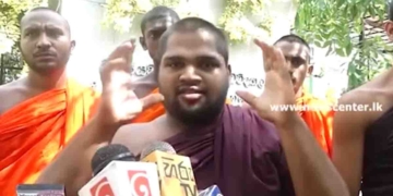 අරගලයක් නෑ! සටනකුත් නෑ! අන්තරෙත් නෑ! පොදු ශිෂ්‍යයොත් නෑ! ඉන්නෙ මාලිමාවේ කල්ලියක්! අනුරාධපුරේදී එක නීතියක්! මල්වානේදී එක නීතියක්! භික්ෂු බලමණ්ඩලයේ කැඳවුම්කරුත් එළියට එයි! VIDEO I Sri Lanka Latest News