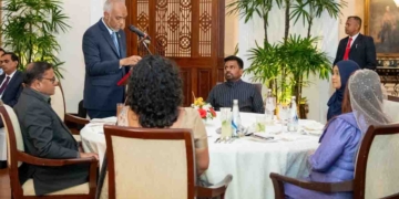 ජනාධිපති මන්දිරයේදී අනුරගෙන් මාලදිවයින් ජනාධිපතිට රාත්‍රී භෝජන සංග්‍රහයක්! PHOTOS I Sri Lanka Latest News