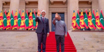 ආචාර වෙඩිමුර ගහලා අනුර මාලදිවයින් ජනපති පිළිගනී! PHOTOS I Sri Lanka Latest News