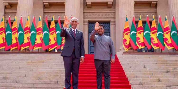 ආචාර වෙඩිමුර ගහලා අනුර මාලදිවයින් ජනපති පිළිගනී! PHOTOS I Sri Lanka Latest News