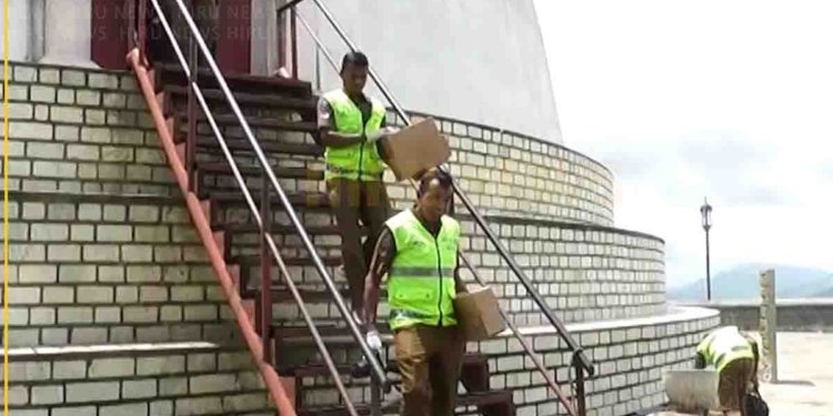 හන්තාන සඳගිරි සෑය කඩා රන්මාල-මැණික් ඇතුළු පූජා භාණ්ඩ හොරකම් කරන් ගිහින්! I Sri Lanka Latest News