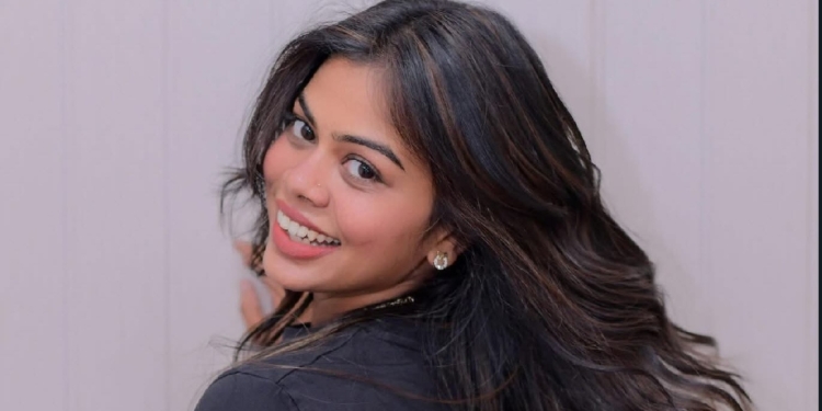 ගඩාෆි එක්ක එන ‍හිරුණිගේ රියල් ලයිෆ් එක…! කකුල තුවාල වෙලා ලේ ගලද්දිත් මම රඟපෑවා…! සෝෂල් මීඩියා මම බලන්නේ නෑ…! මම හරිම සංවේදී කෙනෙක්…! ඩිලු‍ක්ෂි වීරපෙරුම I Sri Lanka Latest News