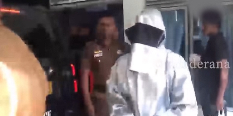 මෙච්චර කල් ඇල්ල ලෝකයට ගියේ ලස්සන විදිහට! මේ පාර කැත විදිහට ලෝකයට ගිහින්! යුවළක් බියගන්වා තරුණියව දූෂණය කරලා! VIDEO I Sri Lanka Latest News