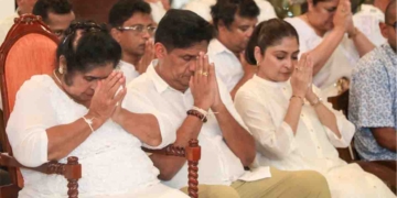 දිවංගත ජනාධිපති රණසිංහ ප්‍රේමදාසයන්ගේ 33 වන ගුණසමරුව අද! ප්‍රේමදාස පවුල ගංගාරාමයේ ආගමික වතාවත්වල! PHOTOS ! Sri Lanka Latest News