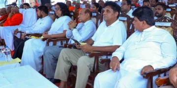 අගමැති හරිනිත් ඉස්සරහා තියාගෙන විපක්ෂනායක සජිත් රටේ ජනතාව විඳින දුක-පීඩාව-අසරණකම ගැන කතාකරයි! ආණ්ඩුවට මානුෂීයව-සංවේදීව ජනතා ප්‍රශ්න ගැන බලන්නත් කියයි! VIDEO  & PHOTOS I Sri Lanka Latest News