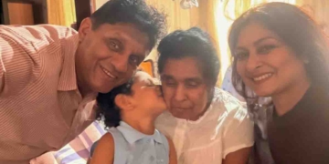 මව්වරුන්ගේ දිනයේදී මිනිපිරියගෙන් ආච්චිට ආදර හාද්දක්..!  I Sri Lanka Latest News
